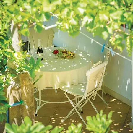 *lxviii * Apartment *
